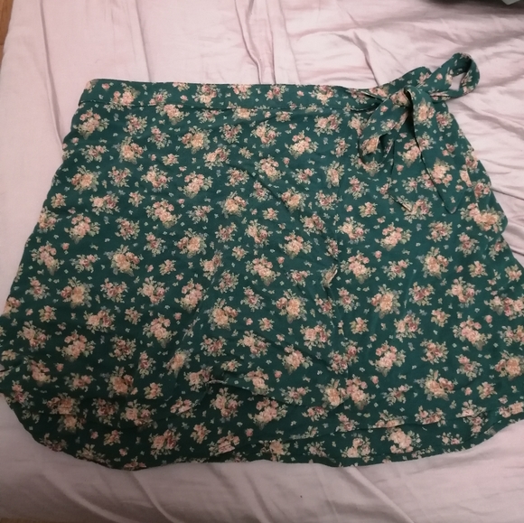American eagle wrap skirt - Picture 2 of 3